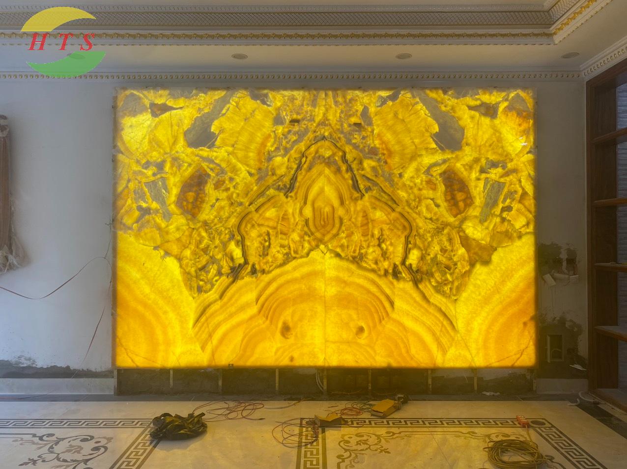 tranh đá onyx xuyên sáng đối xứng